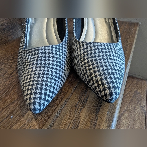 Retro Black and White houndstooth Checkered Heels Size: US 10 - Picture 9 of 9